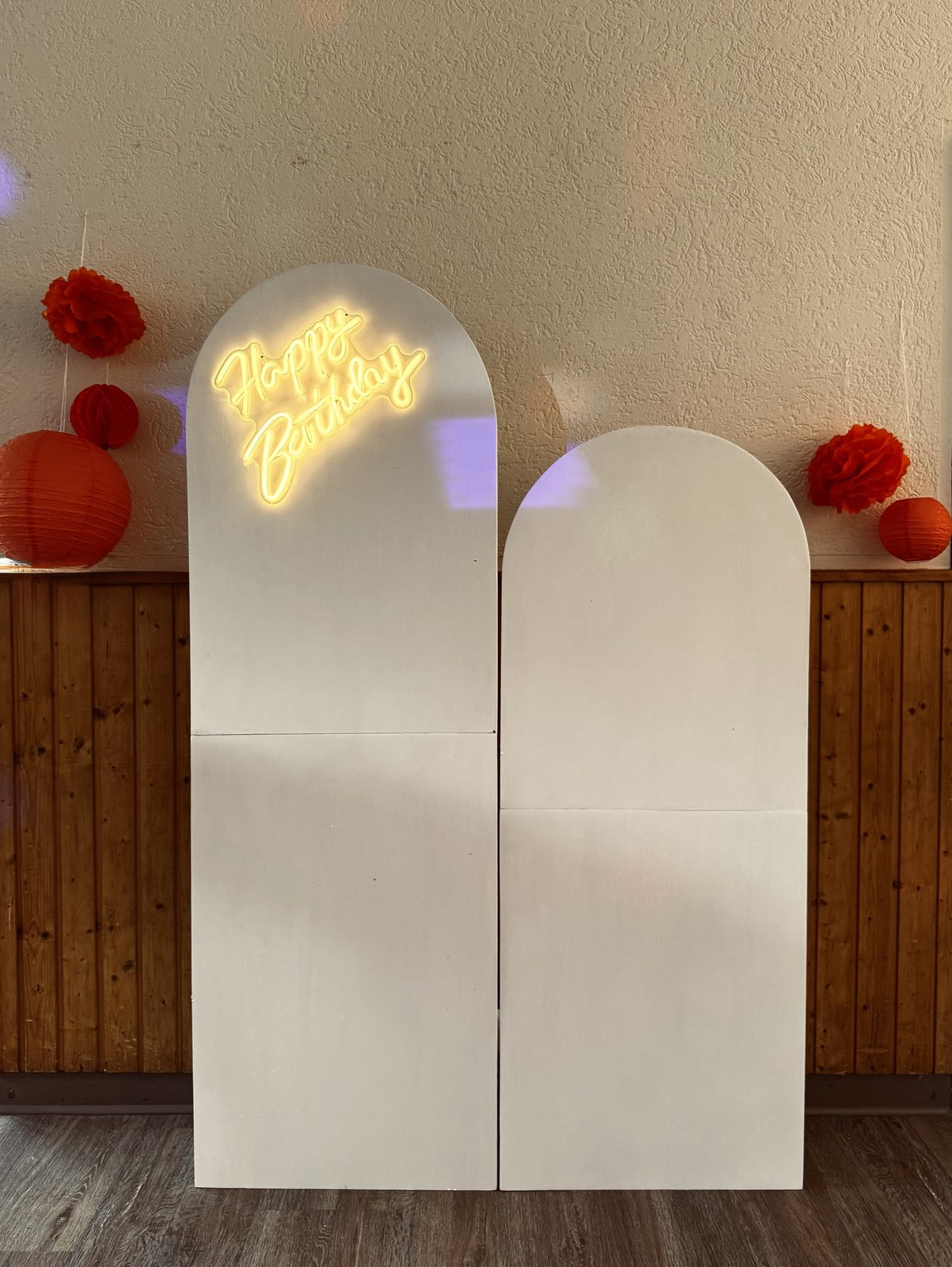 LED-Leuchtschild „Happy Birthday“