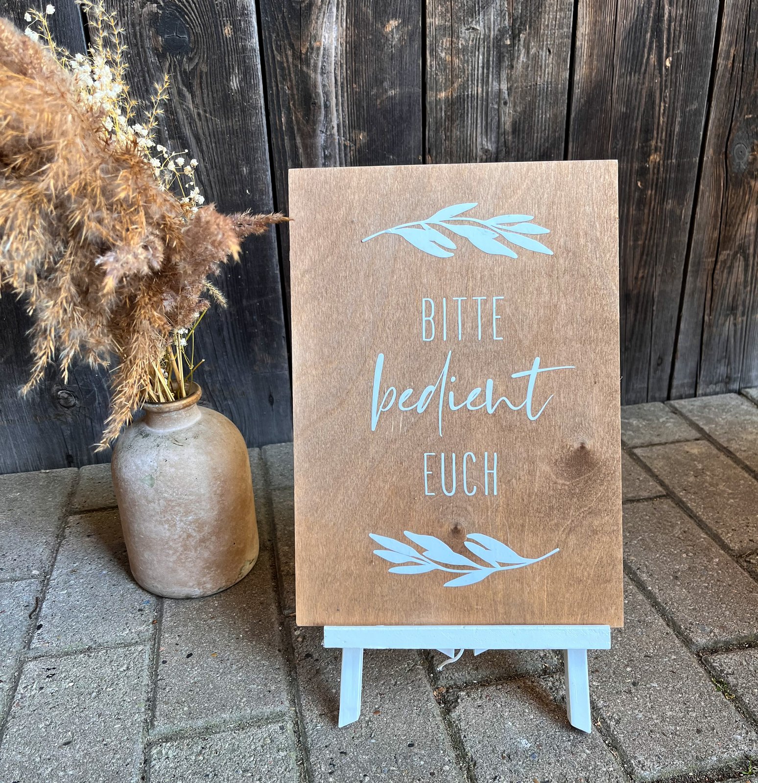 Schild „Bitte bedient euch“