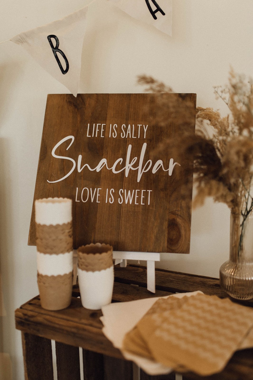 Schild „Snackbar"
