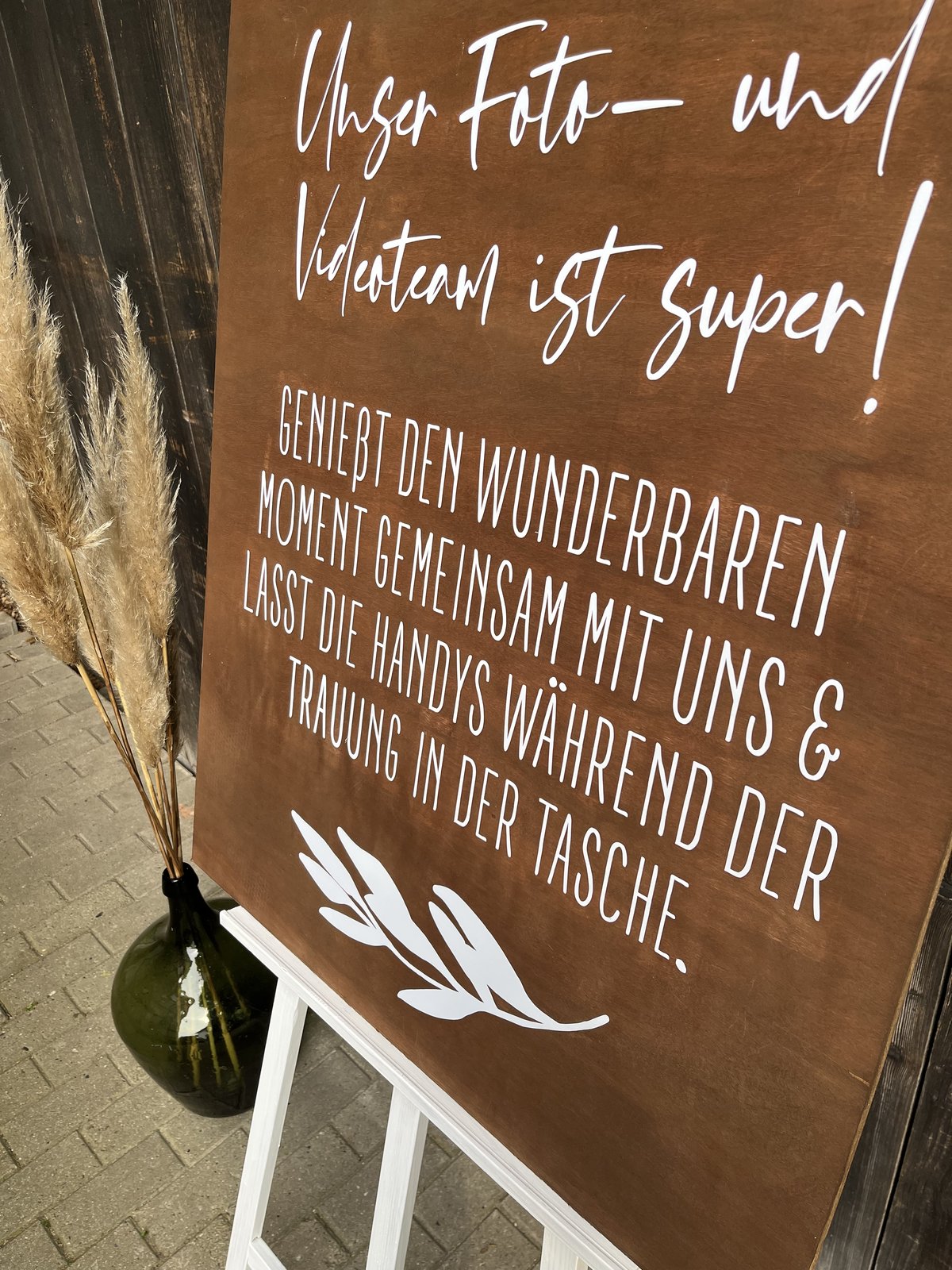 Schild "Unplugged Wedding"