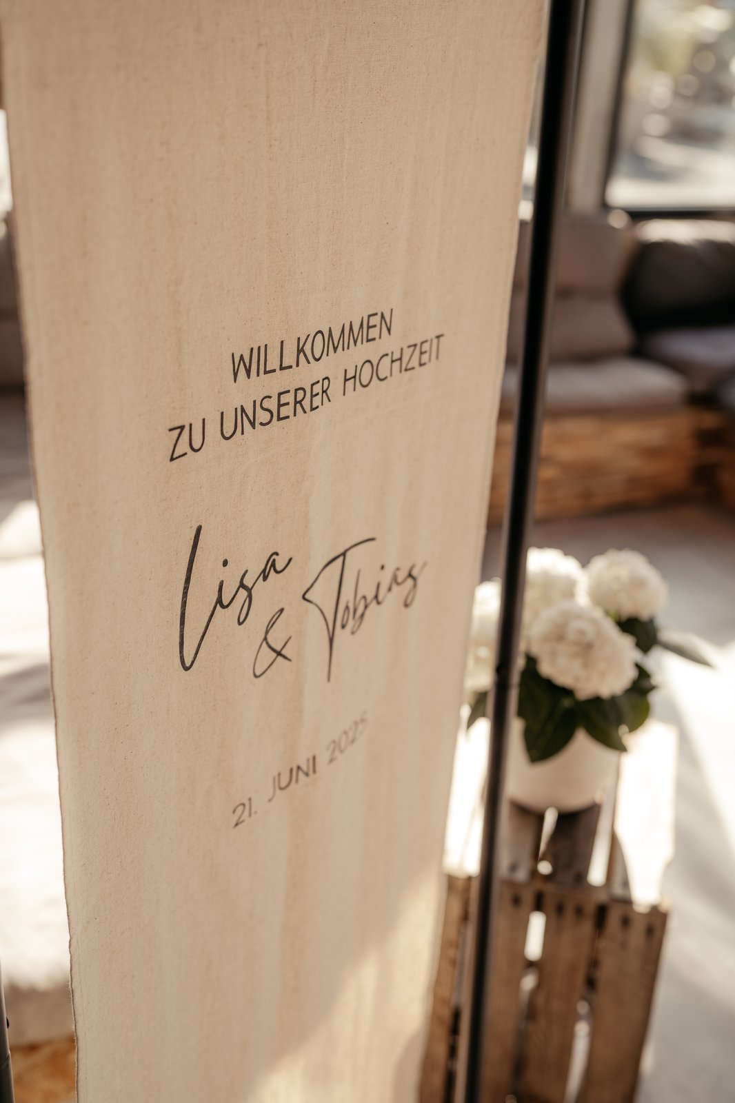 Willkommensschild „Leinenbanner Ständer Schwarz"