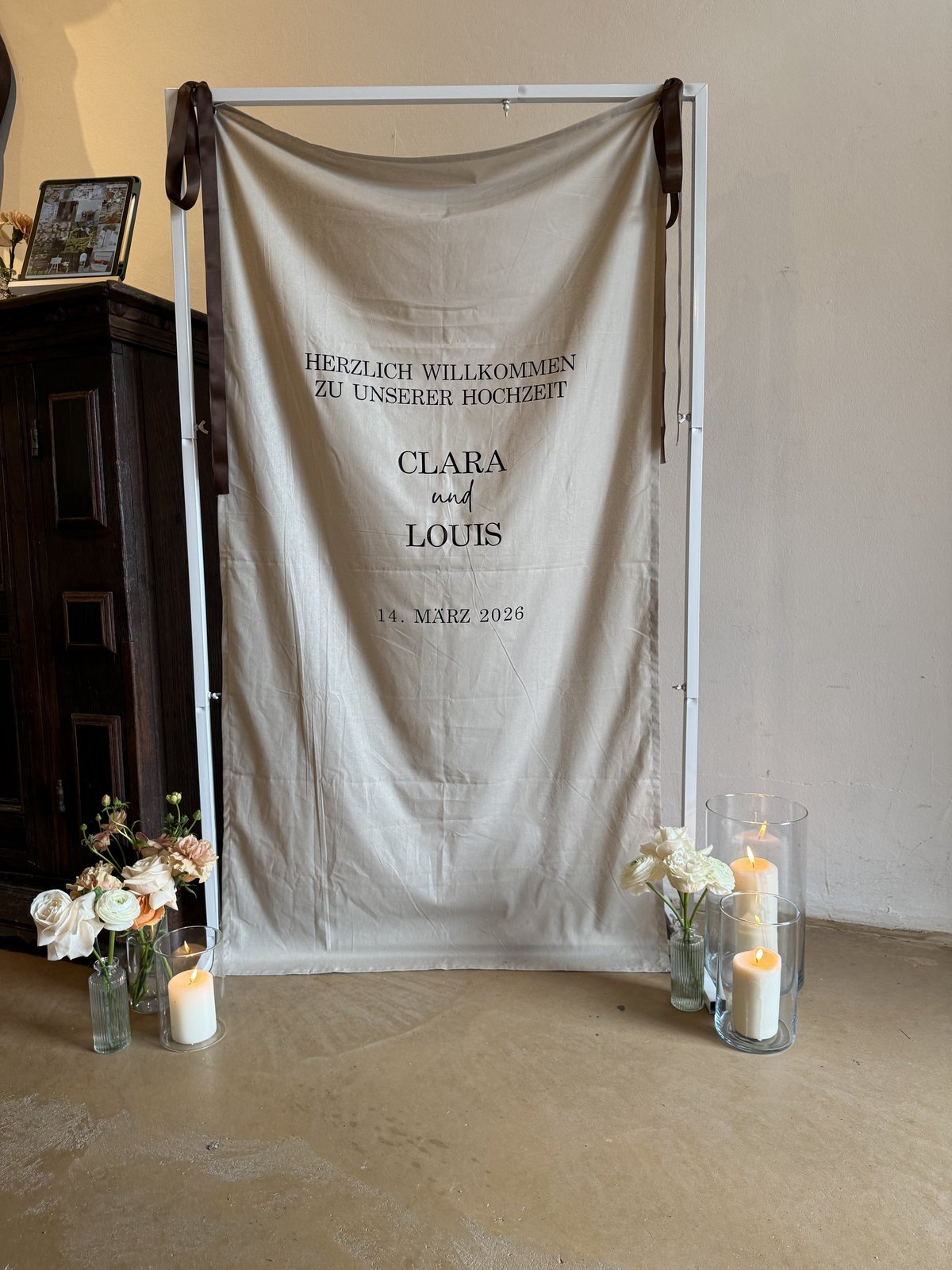 Willkommensschild „Leinenbanner Ständer weiß"